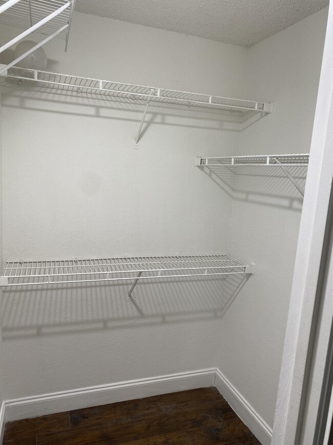 Photo - 4504 Commander Dr