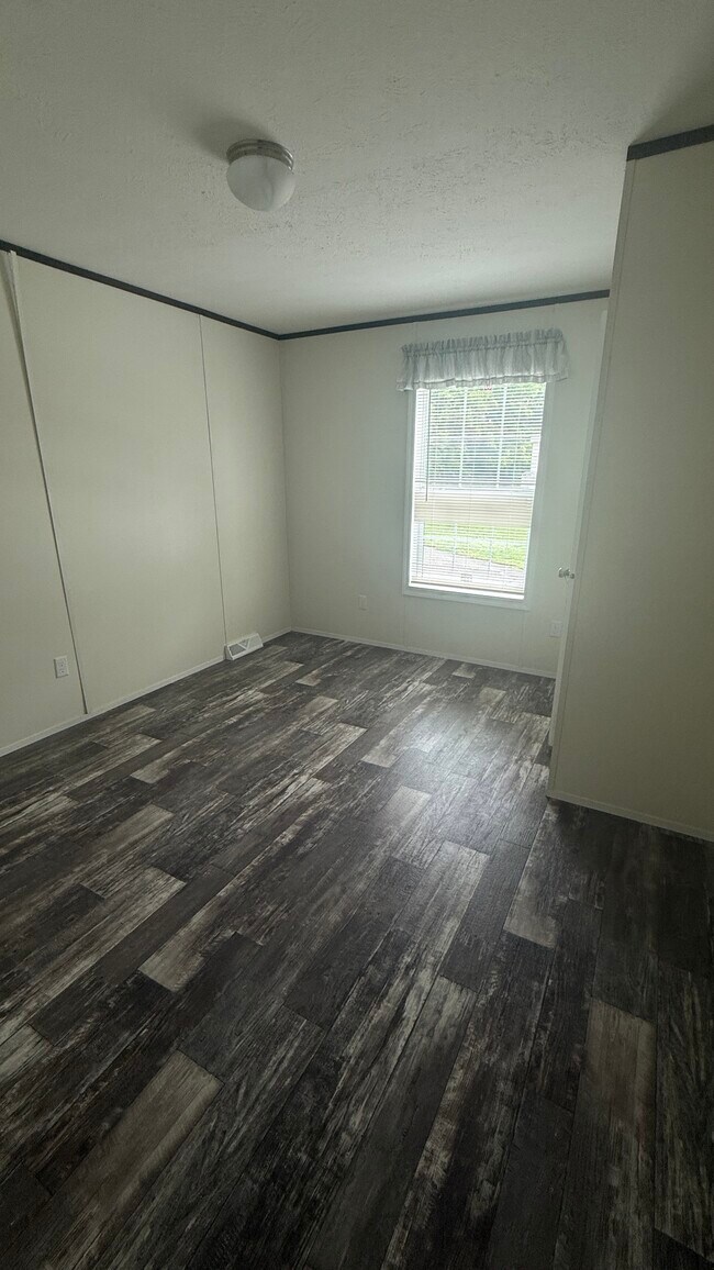 Photo - 5 Winesap Ln