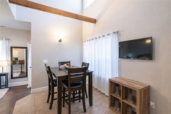 Photo - 1123 S Tottenham Ct