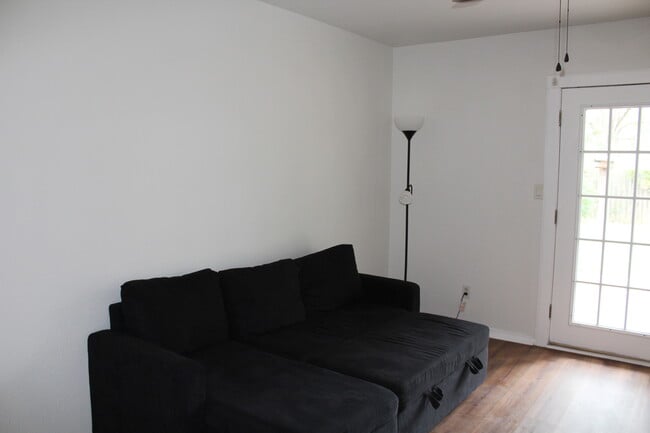 Photo - 311 Lebanon St