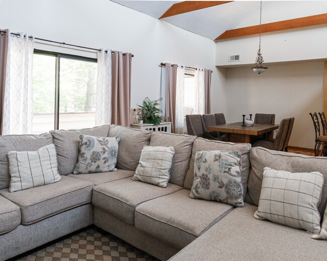 Photo - 10 Longstream Ct Unidad 202