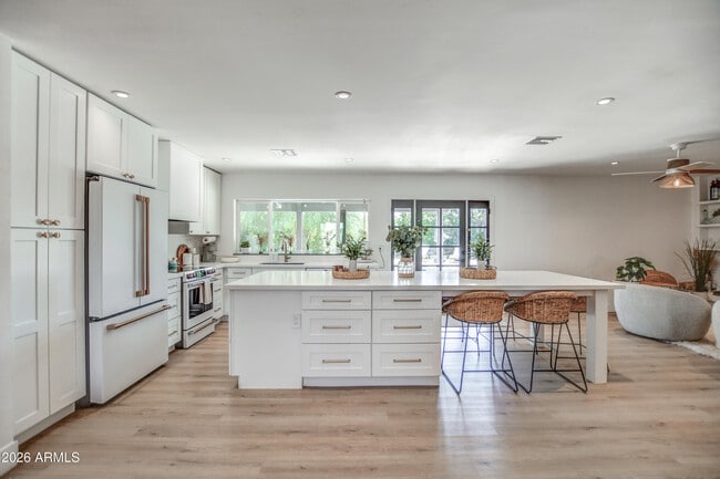 4011 E Hancock Dr