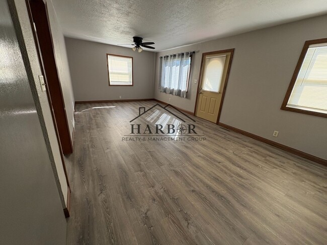 Photo - 1/2 Off first full month of rent!