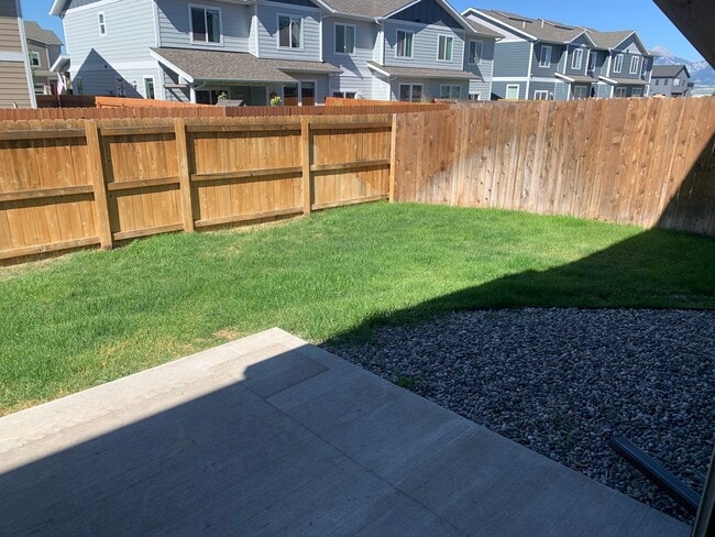Photo - Beautiful 3 Bed, 2.5 Bath Large Townhome
