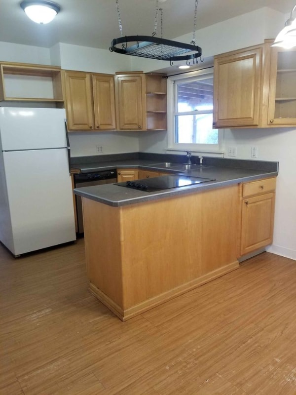 Photo - 915 Wicks Ln