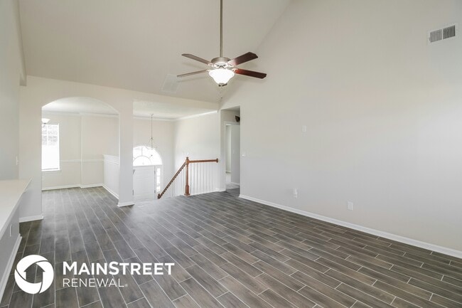Photo - 5847 Colonnade Dr