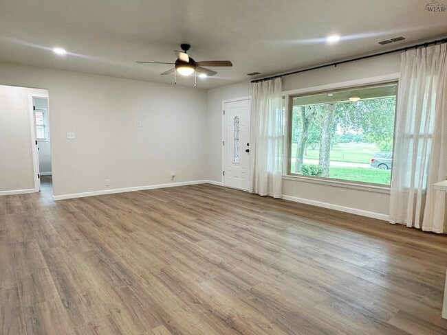 Photo - 3501 Sheridan Rd