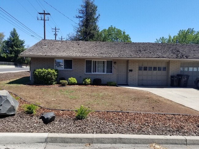 Building Photo - n601 Unit 601