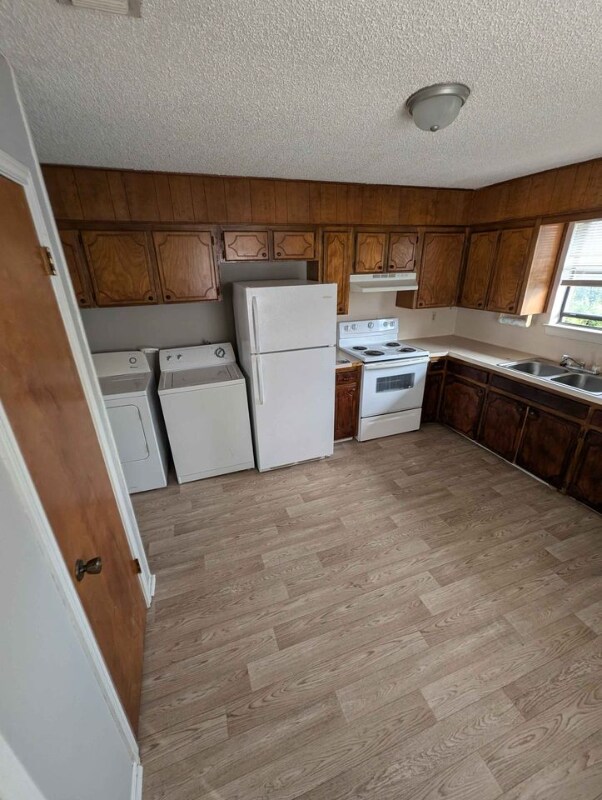 Photo - 1303 Brown Dr Unidad D