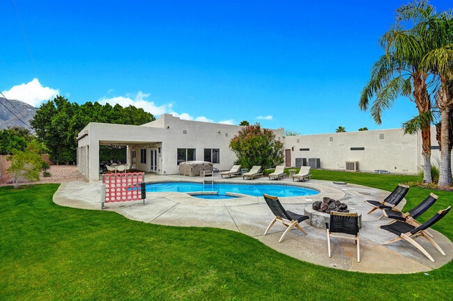 Building Photo - 2005 E Racquet Club Rd