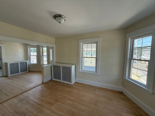 Photo - 675 Humphrey St Unit #2