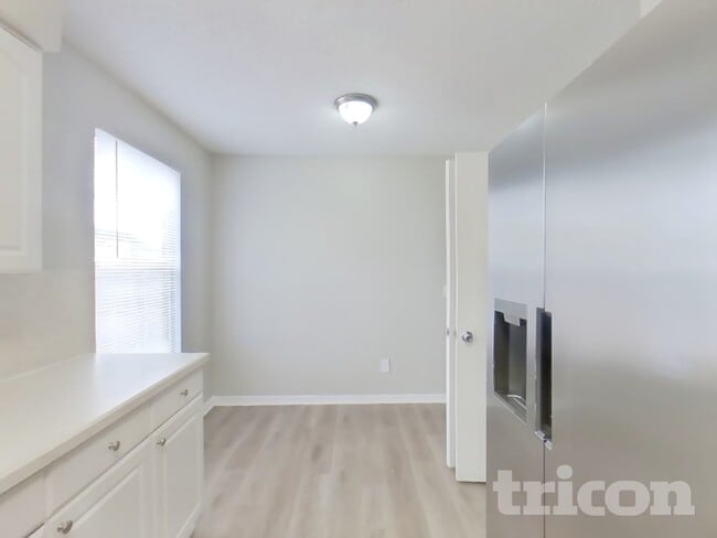 Photo - 2388 Kirkwall St