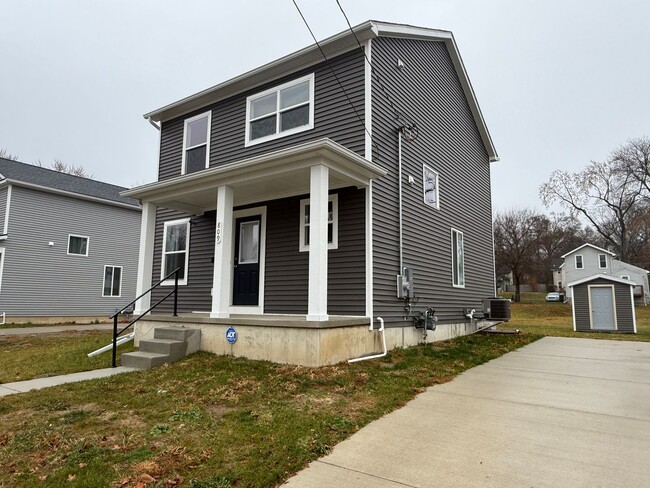 Photo - Modern 3-Bedroom Home with 1.5 Baths