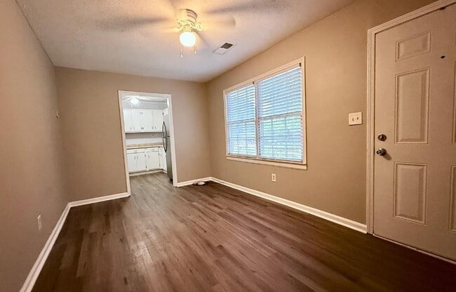 Photo - 205 Harper St