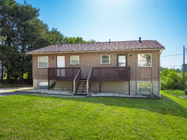 Building Photo - 310 Montgomery Ave Rental
