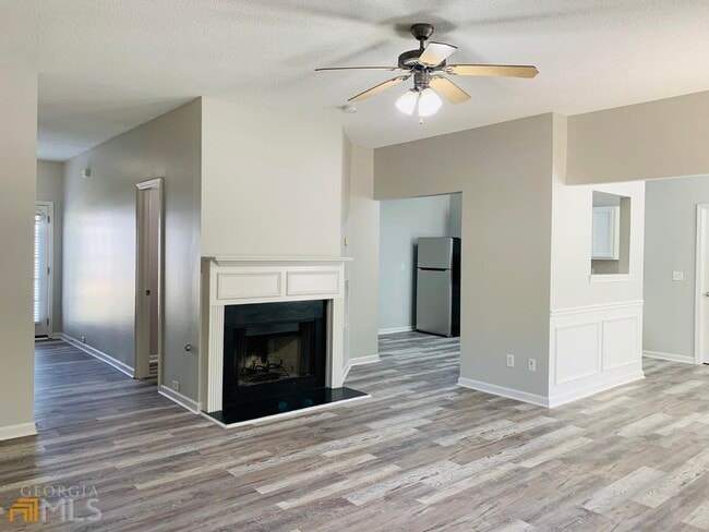 Photo - 221 Southwind Ln