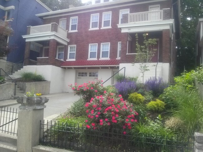 First Floor Unit (Right side) - 136 Fairfield Ave Unit 2 A