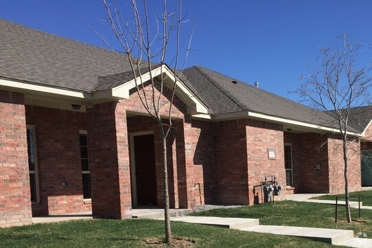 Building Photo - Oakcrest Townhomes