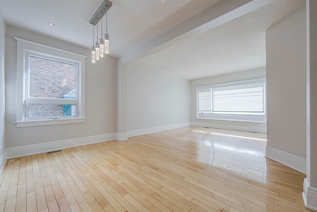 Photo - 39 Windermere Ave