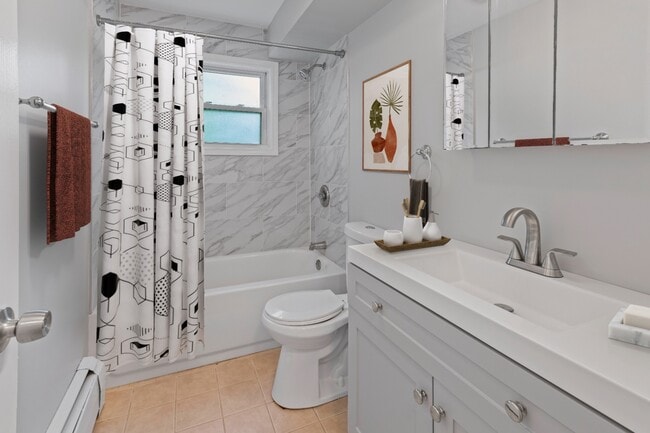 Recently Rehabbed 1-Bedroom in Lake Bluff | Pet Friendly + Prime Location