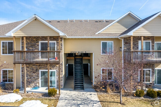 Building Photo - Meadow Cove