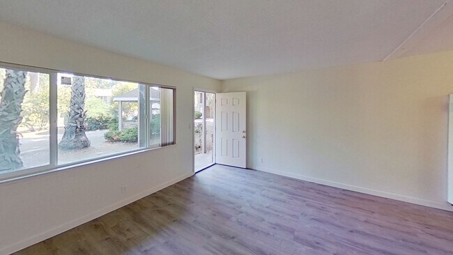 Photo - Bali Hai Garden Apartments