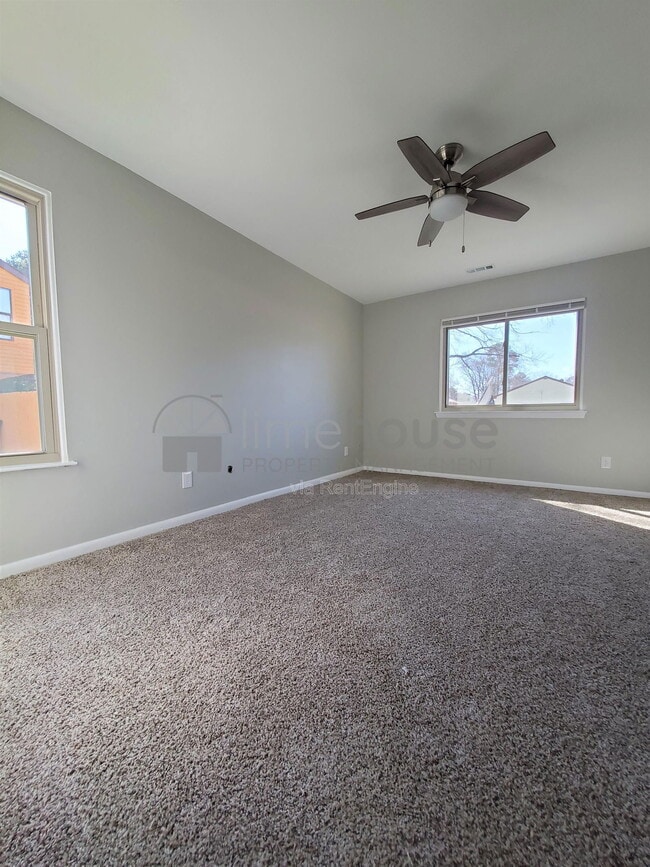 Photo - 1553 Beachview Dr