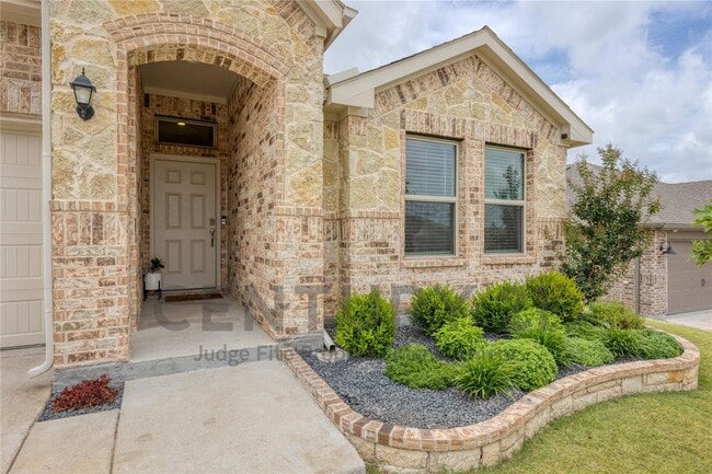 Photo - 1825 Agarito Dr