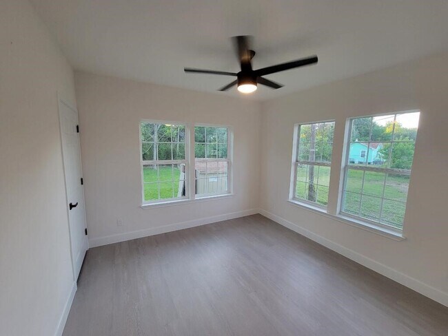 Photo - 4505 Kress St Unit A