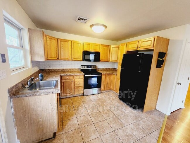 Photo - 10 N Fourth Street