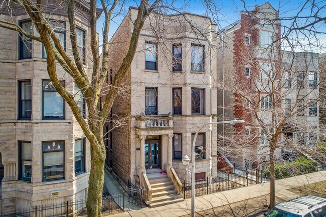 Building Photo - 3521 N Wilton Ave Unit 2F Rental
