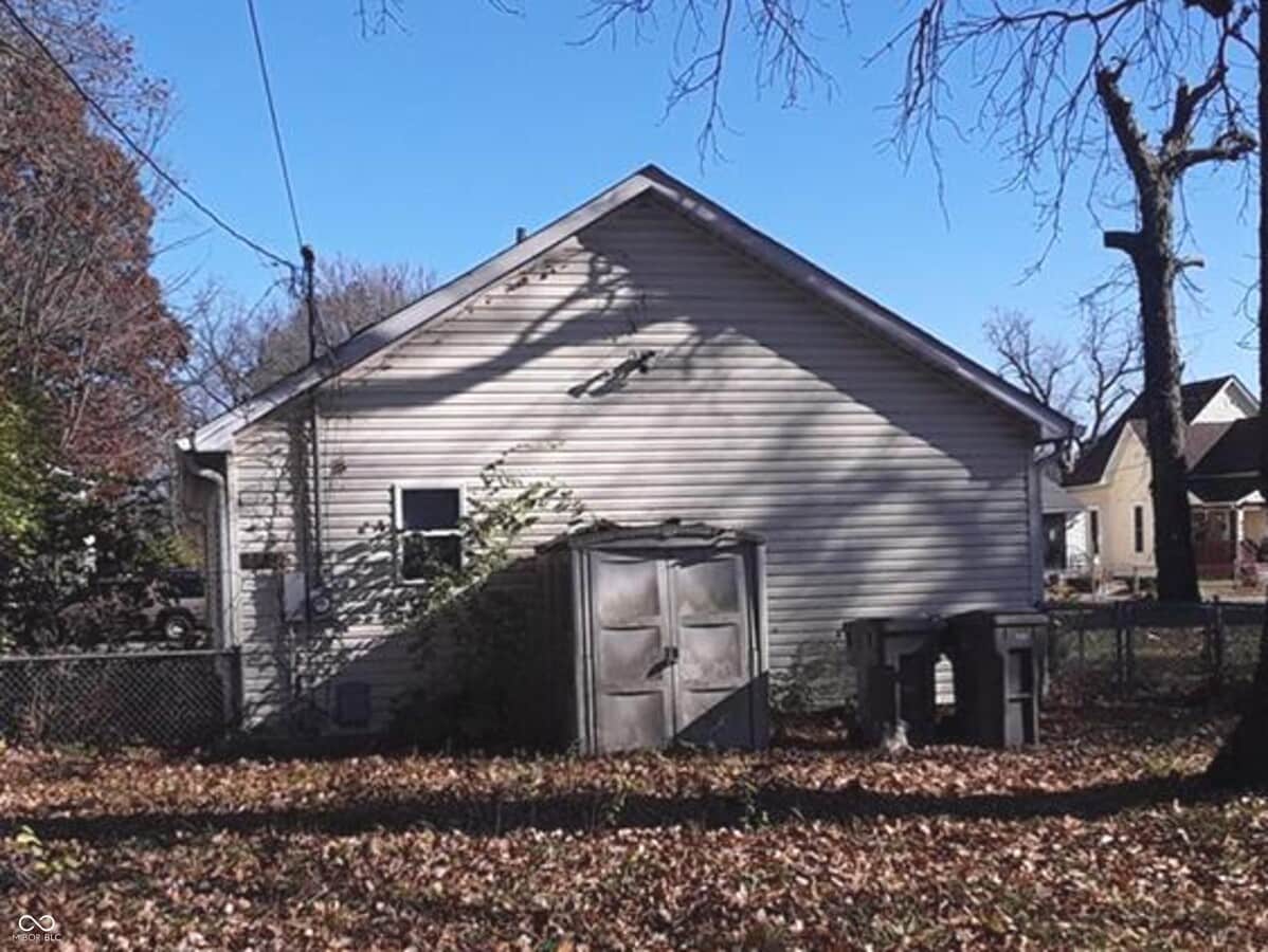 Photo - 2438 Stuart St