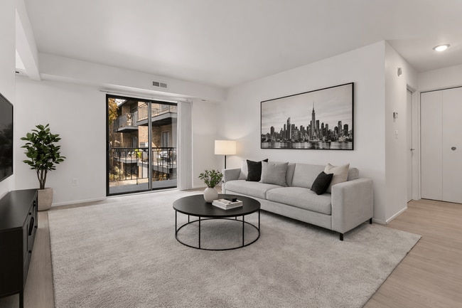 Photo - Lafayette Park Place - Detroit, MI