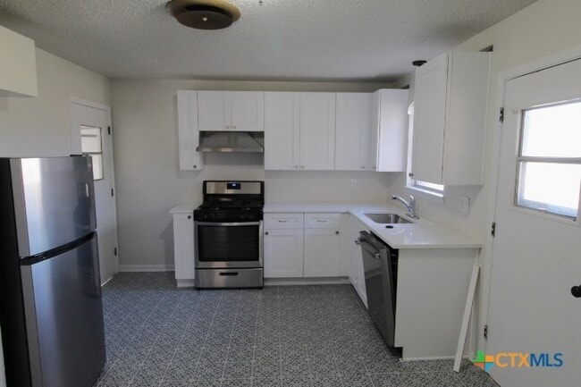 Photo - 1103 Robertson Ave