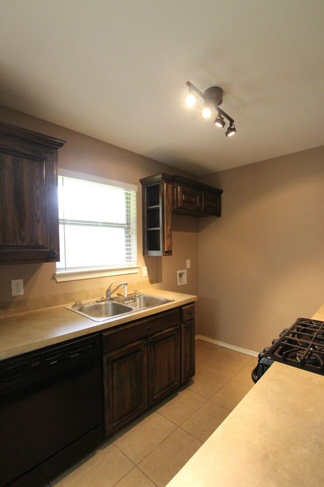 Photo - Lease Takeover Opportunity Available! Charming 2 Bed 2 Bath Home! Lindale ISD!