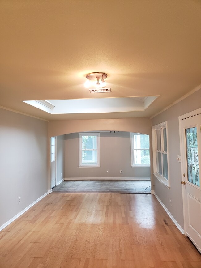 Photo - 3209 Merrie Lynn Ave
