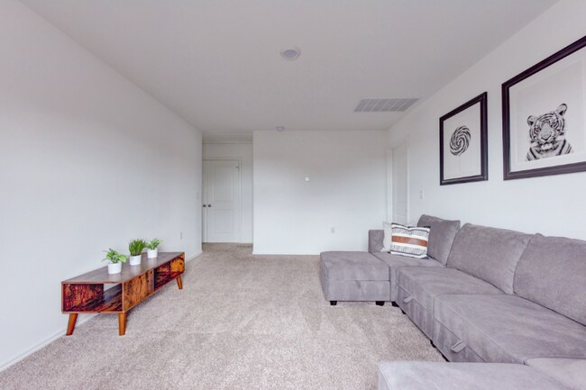 Photo - 2204 Nightview Dr