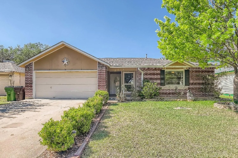 Photo - 1306 Wayne Dr House