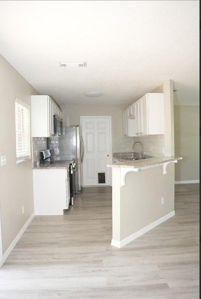 Photo - 7417 Savannah Ln