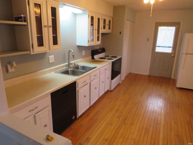 Photo - 413 W Harrison St