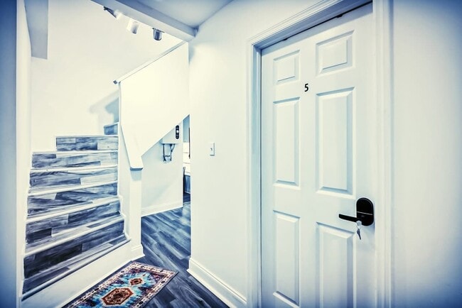 Photo - 1403 Steele St