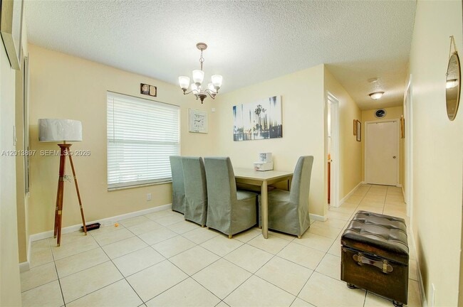 Building Photo - 516 SW 14th Ct Unit 518