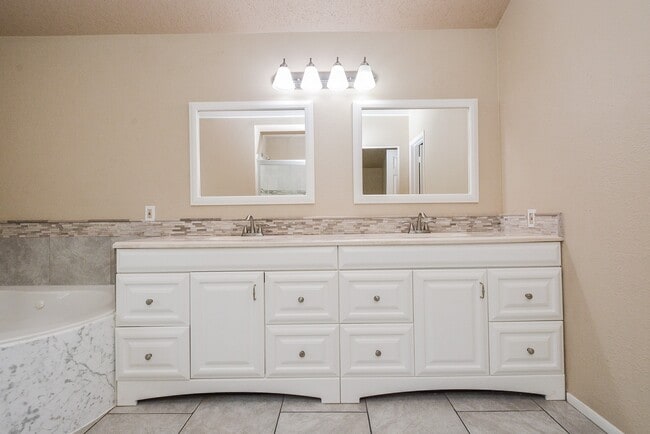 Photo - 10 Ridgecross Pl
