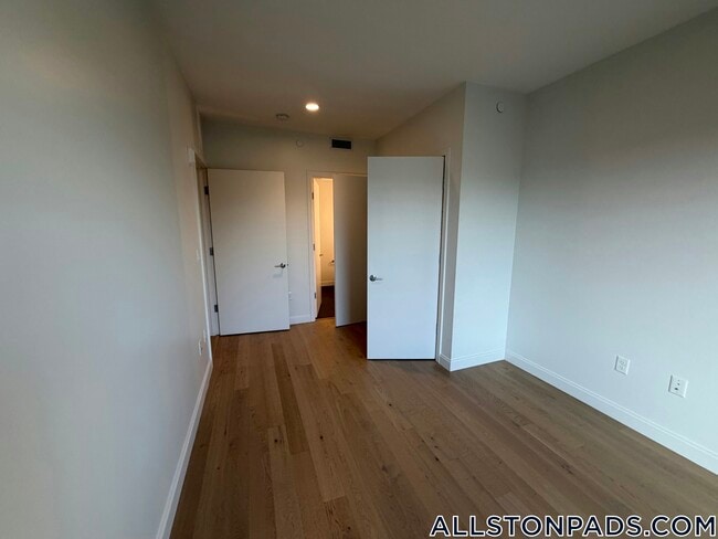 Photo - 55 Brighton Ave Unidad 517