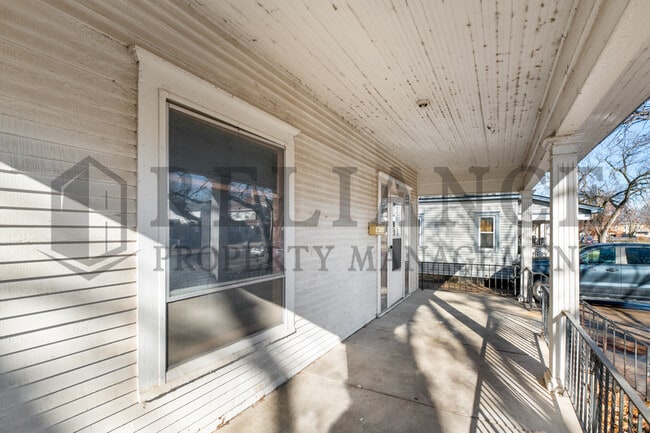 Photo - 221 S Glenn St