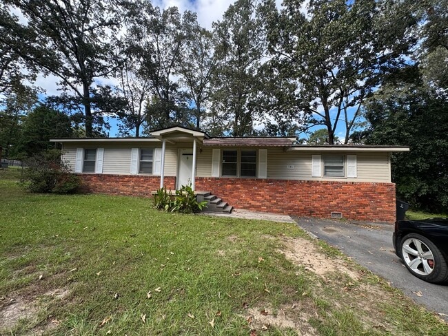 Photo - 2 Bedrooms- 1 Bathroom- House in Centre, AL!