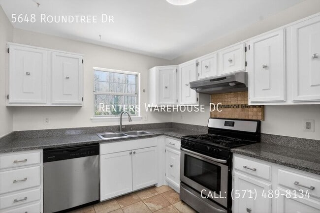 Photo - 5648 Roundtree Dr