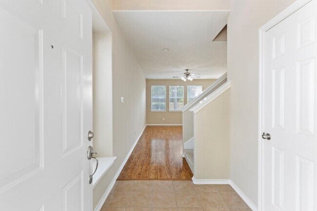 Photo - 106 E Stedhill Loop