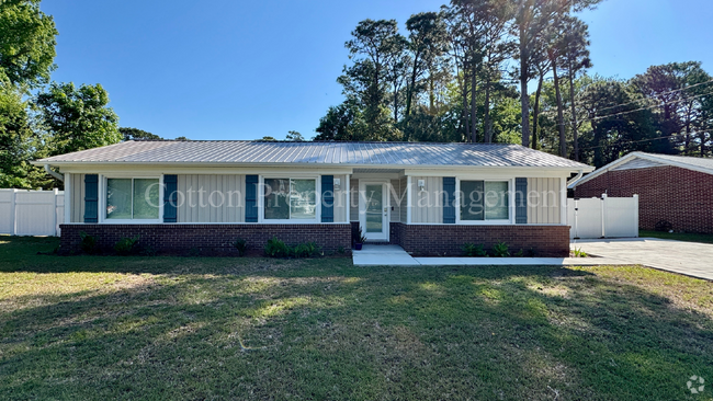 Building Photo - 366 Lullwater Dr Rental