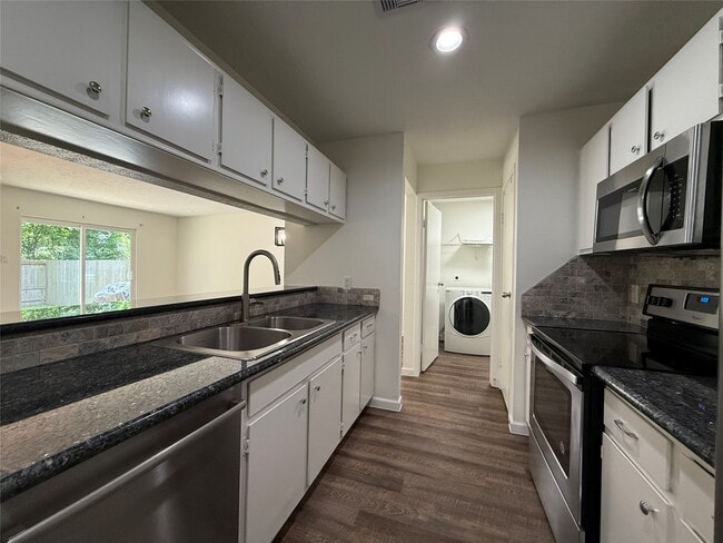 Photo - 8 N Circlewood Glen